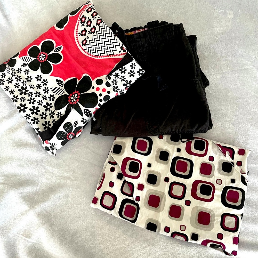 #scrubs #scrubset #blackbottoms #matchingscrubtops
